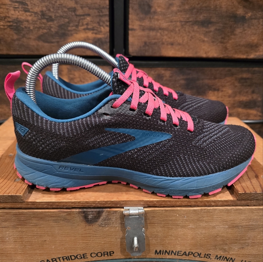 Brooks Revel 5 Womens 7 B Shoes Running Walking Black Blue Pink Gym Trainer